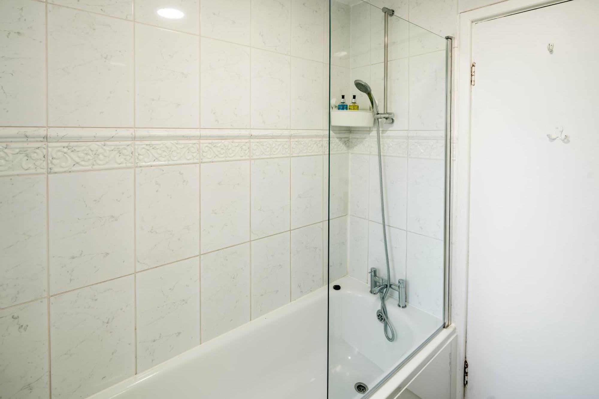 Southken Palace Suites London Bagian luar foto